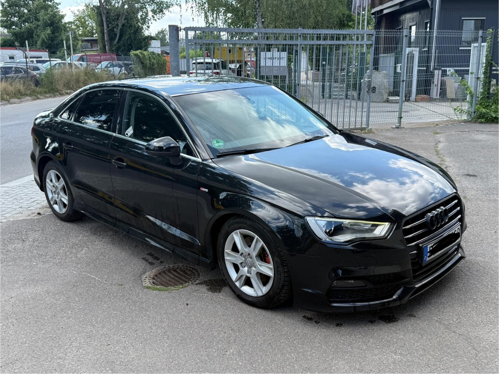 Audi A3 1.8 TFSI S tronic S line  NAVI SITZHEIZUNG