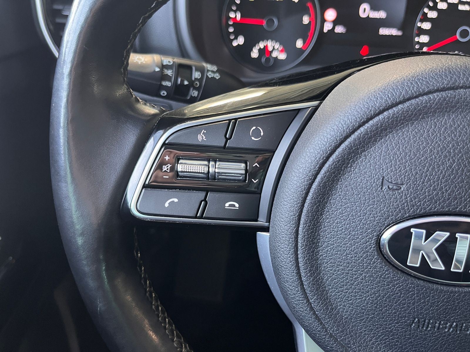 Fahrzeugabbildung Kia Sportage Platinum Edition 4WD AHK LEDER NAV SHZ