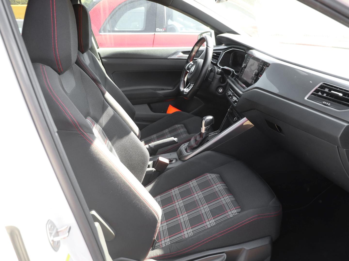 Volkswagen Polo GTI DSG APP-CON NAVI LM18 ACC SHZ RFK LED P