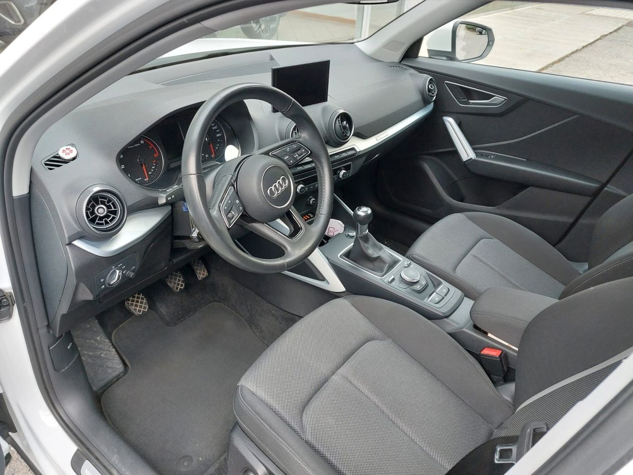Audi Q2 35 TFSI S tronic Admired imagem 3