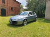 Alfa Romeo 147 - Alfa Romeo aus 2000