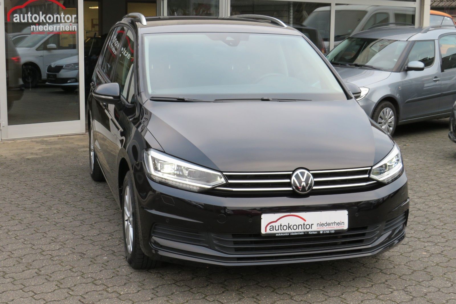 Fahrzeugabbildung Volkswagen Touran Comfort DSG AHK 7-SITZE KAMERA LED 1.H