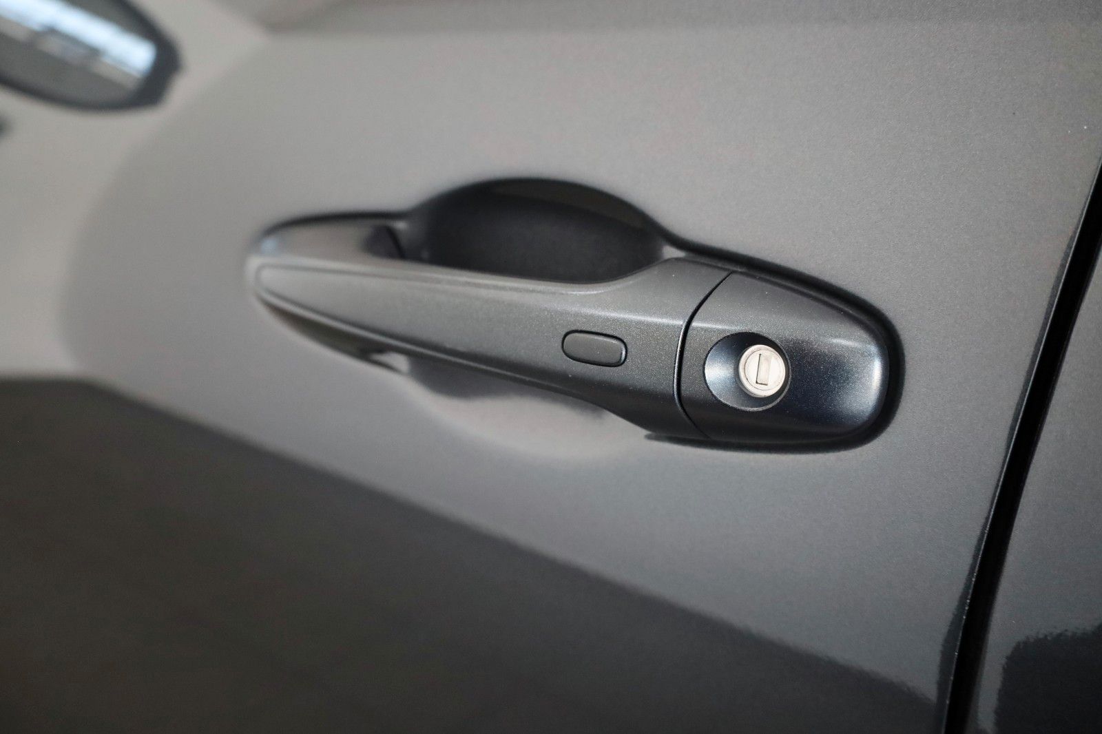 Fahrzeugabbildung Toyota Hilux 2.8 D-4D Invincible,4x4 Doka,CarPlay,Rollo