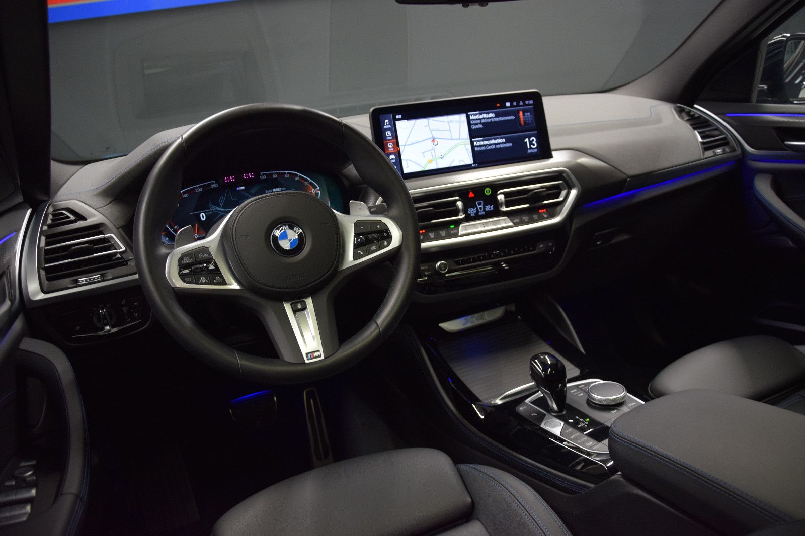 Fahrzeugabbildung BMW X4 xDrive 30 d M Sport Pano HuD Laser ACC AHK