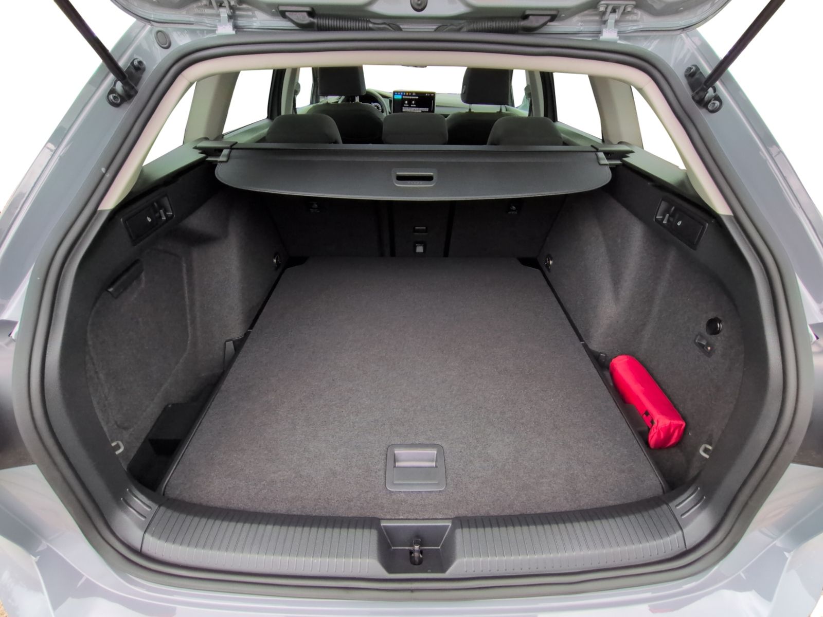 Golf VIII Variant 2.0TDI DSG Life KAMERA+LED+AHK