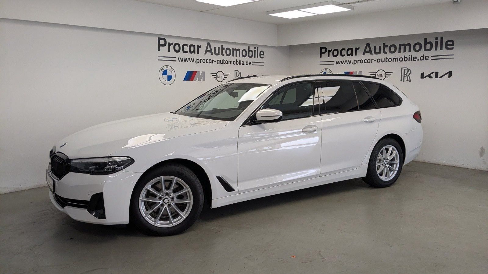 BMW 520d Touring ACC AHK H/K DA PA DAB LED imagem 2