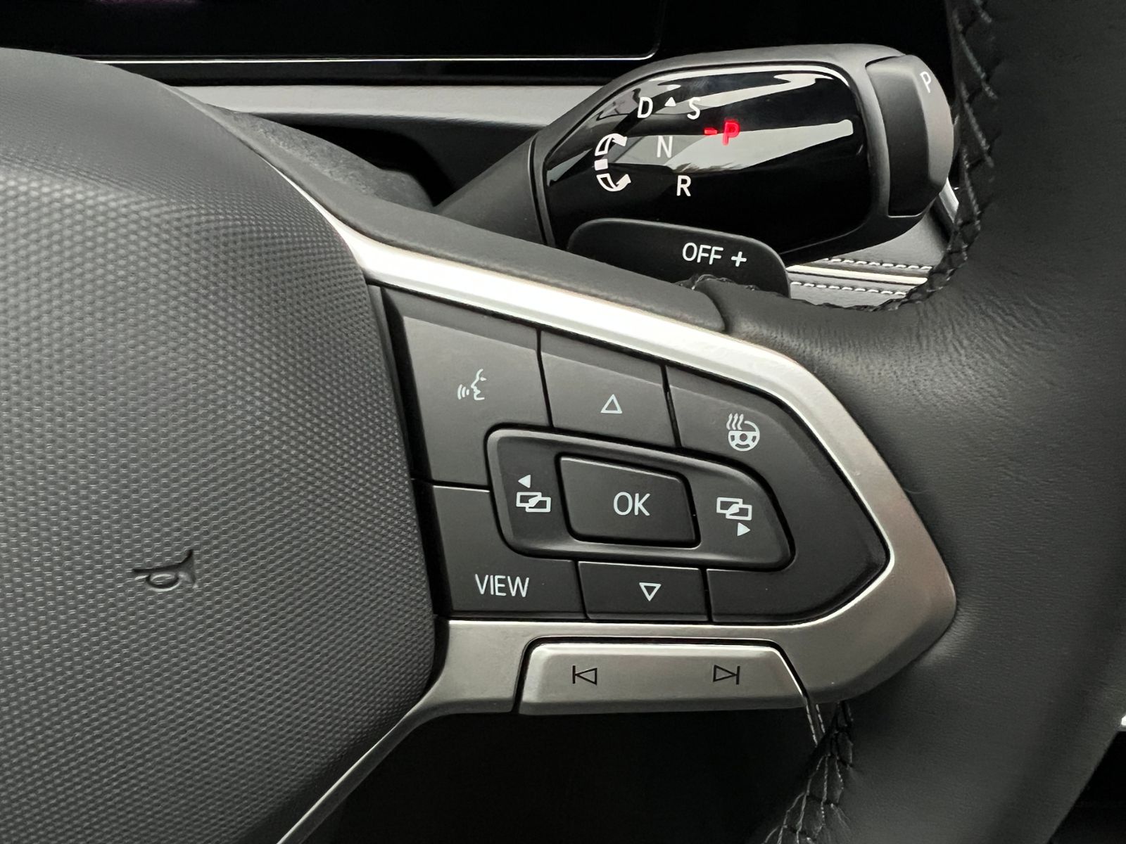 Fahrzeugabbildung Volkswagen Tiguan Elegance 2.0 TDI DSG *AHK, IQ.Light, 18'-