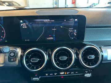 Mercedes-Benz GLB 200 *NAVI*ACC*LED*SPURASSIST*AHK*