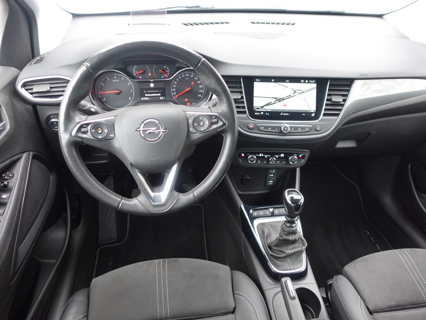 Fahrzeugabbildung Opel Crossland 1.2 Turbo Ultimate HUD,KlimaA,LED,Navi