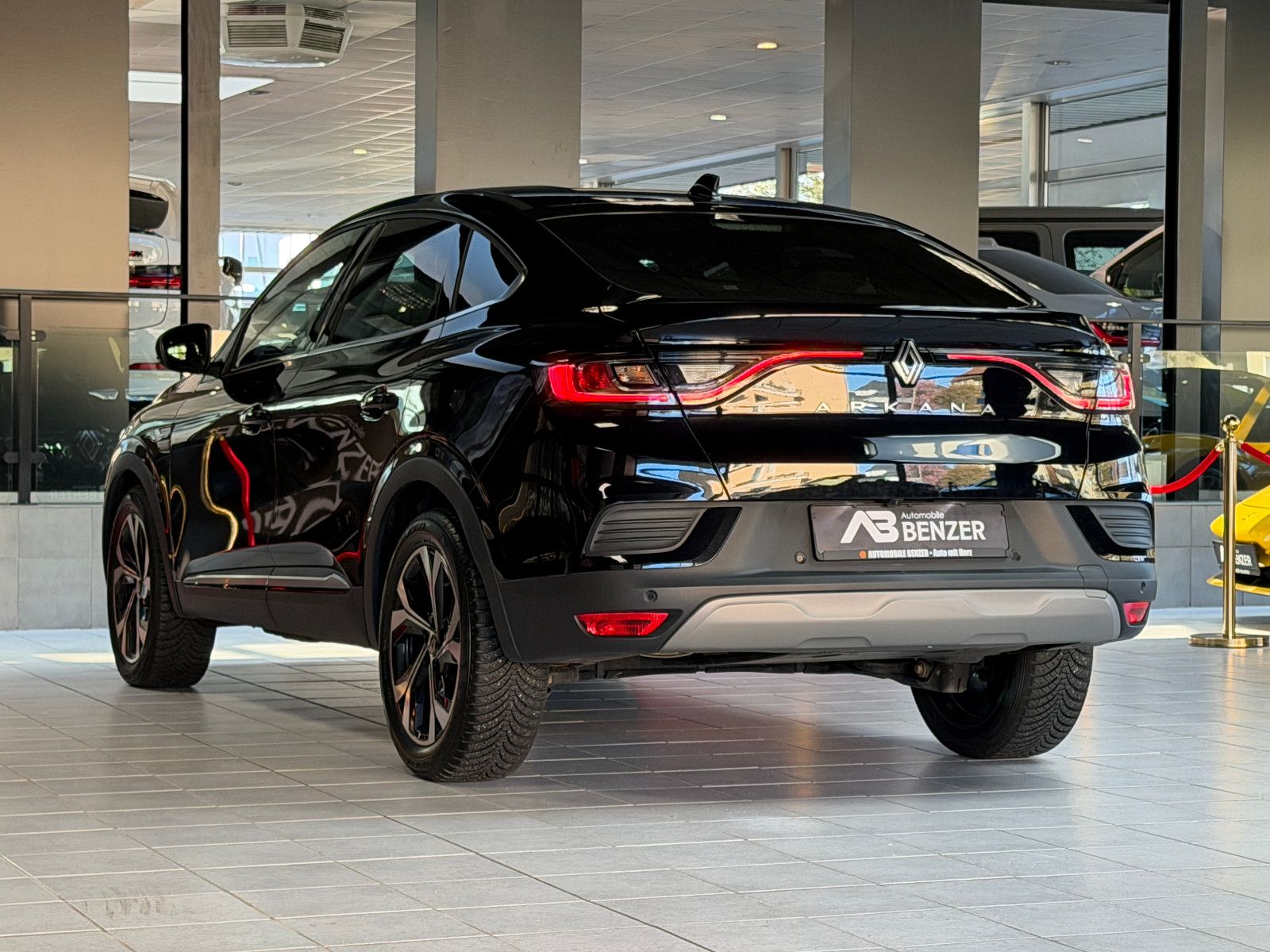 Fahrzeugabbildung Renault Arkana Techno/KAMERA/AMBIENTE/KAMERA/LEDER/ACC