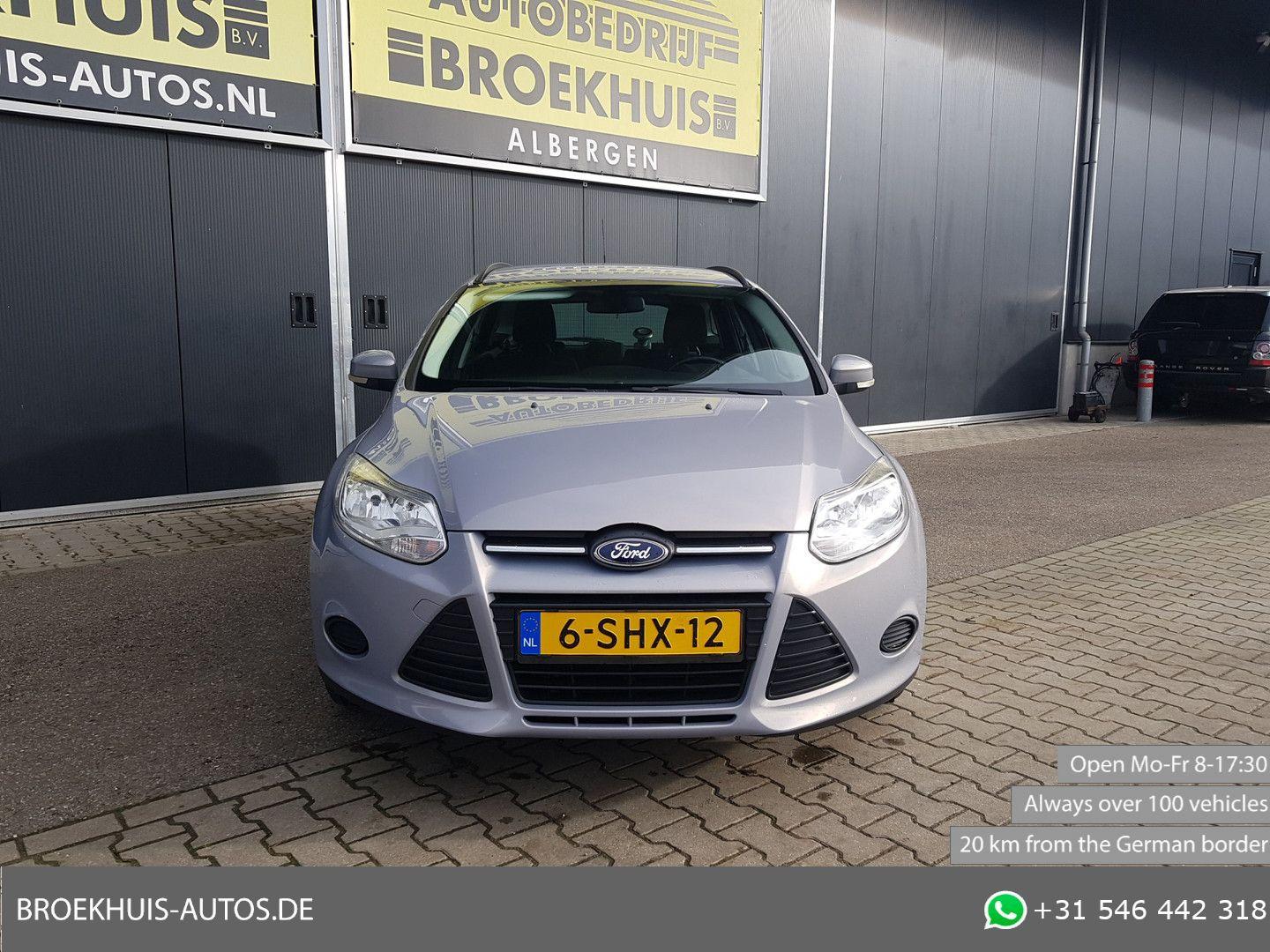 Ford Focus 2013 — interior