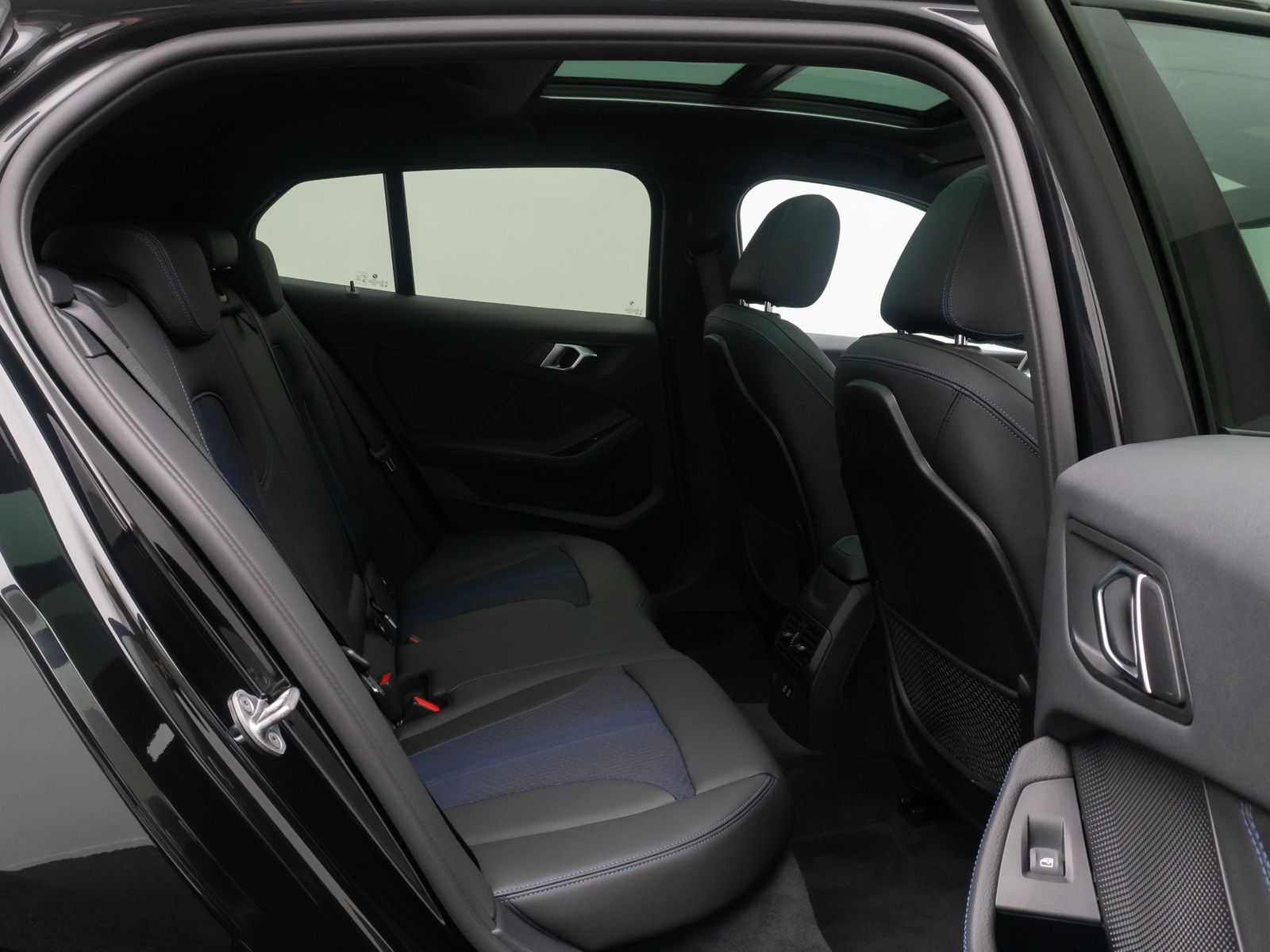 Fahrzeugabbildung BMW 118i M Sport HiFi Kamera DAB Panorama Komfort