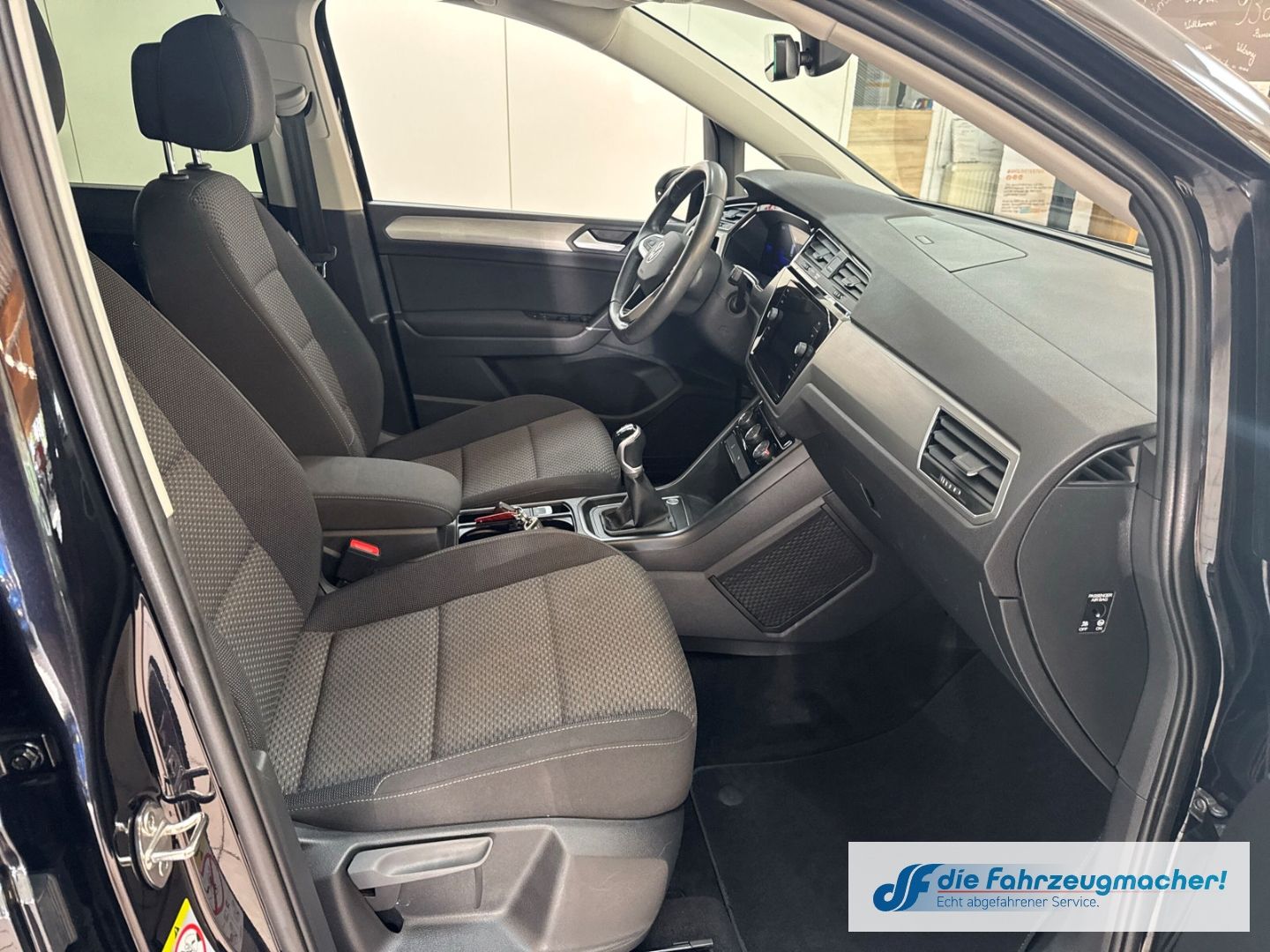 Fahrzeugabbildung Volkswagen Touran Comfortline 7.Si. AHK-klap.150PS Navi Dig