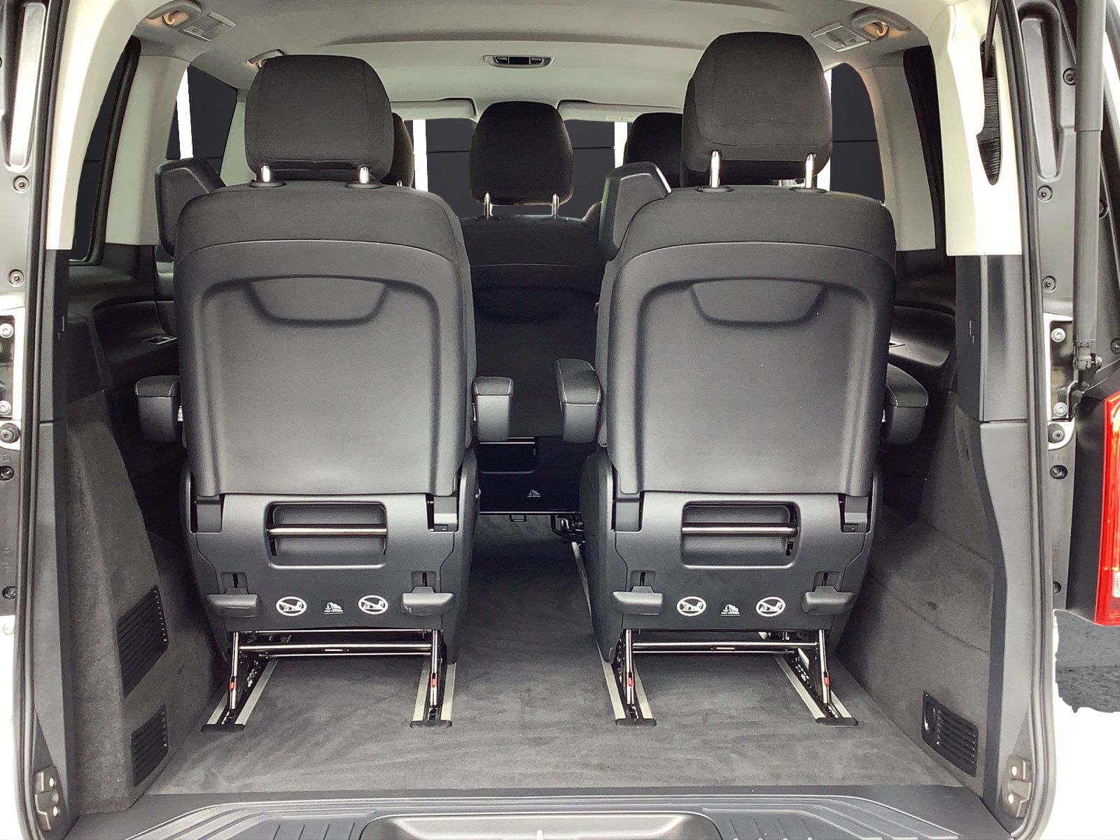 Fahrzeugabbildung Mercedes-Benz V 250 d EDITION 4M 7-Si. LED AHK NAVI MBUX
