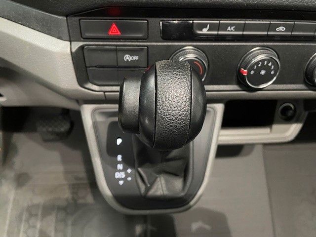 TGE VW CRAFTER 3.140 2.0 TDI AUTOM. 9-SITZER