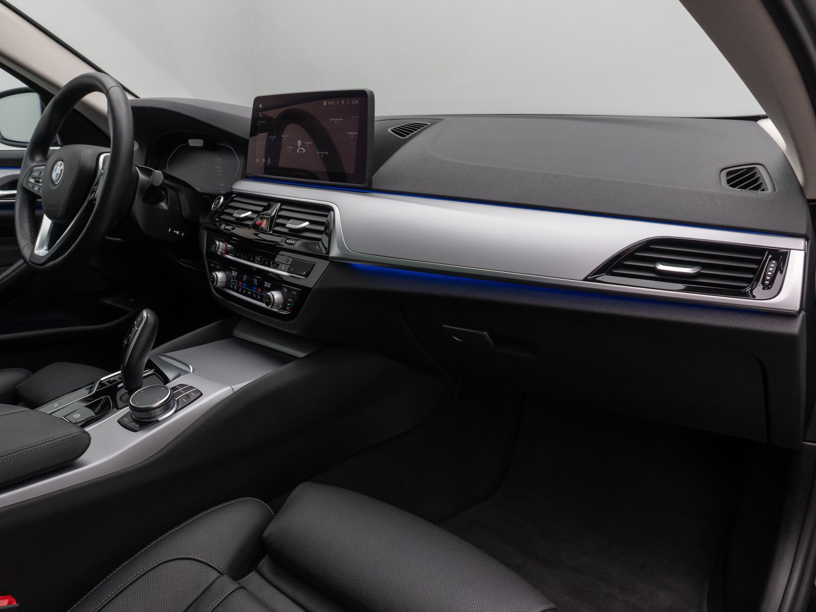 Fahrzeugabbildung BMW 530d xD Kamera DAB Laser HUD Belüft Panorama 19"