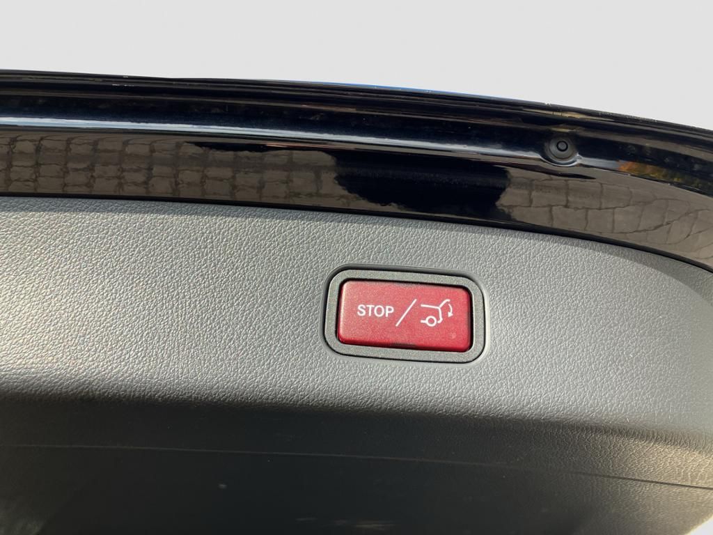 Fahrzeugabbildung Mercedes-Benz GLC 300 d 4M AMG*AHZV*LED*KAMERA*DISTR*MEMORY*