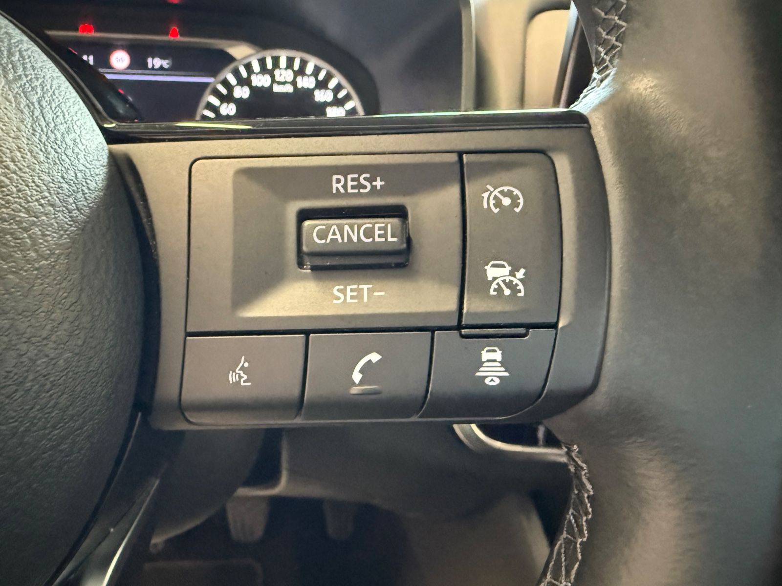 Fahrzeugabbildung Nissan Qashqai Acenta - Navi, 360°-Kam., Winter-P.