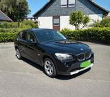 BMW X1 18i - BMW 1er Reihe mit Benzin-Antrieb: Geländewagen
