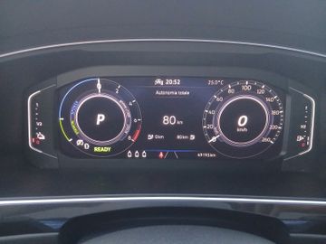 Volkswagen Tiguan - 11