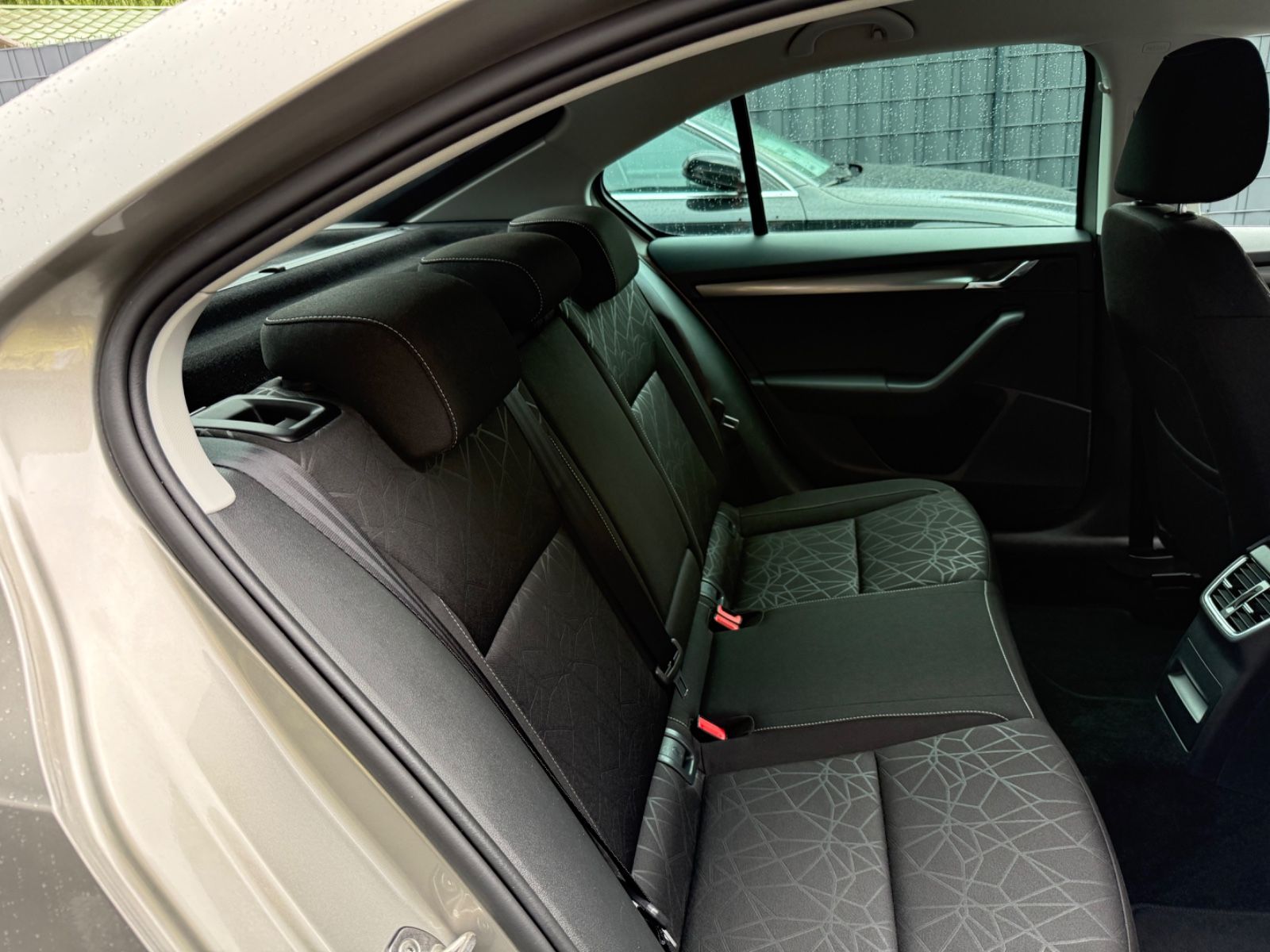 Skoda Octavia Lim. 1.8 TSI Clever NAVI DSG LED 1 HAND foto 13