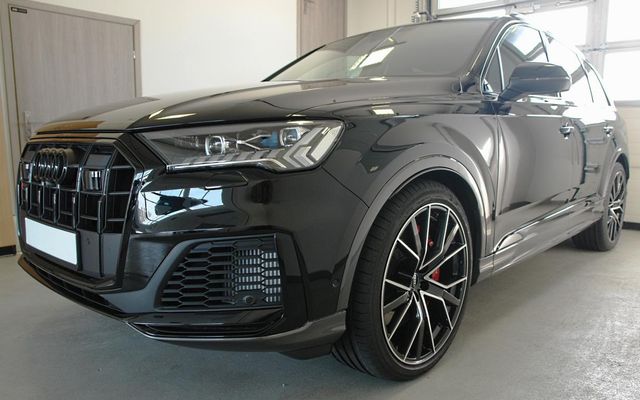 Audi SQ7 competition plus HeadUp HDMatrix Pano 7Sitze