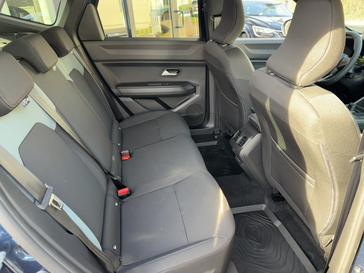 Fahrzeugabbildung Dacia Bigster Extreme HYBRID 155 el. Heckkl. SHZ