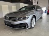 Volkswagen Passat Variant GTE Matrix-LED/AHK/ACC/Kam/SHZ - mit Hybrid-Antrieb: Silber