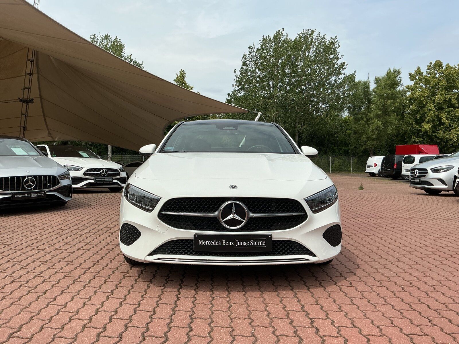 Mercedes-Benz A 180 Limousine Progr PanoD Distro Winterp RüKam foto 2