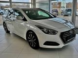 Hyundai i40 cw Navi/AHK/Automatik/LED/Tüv neu - Hyundai i40 mit Diesel-Antrieb: Kombi