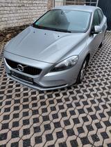 Volvo V40 T3 Geartronic - Volvo V40 mit Anhängerkupplung