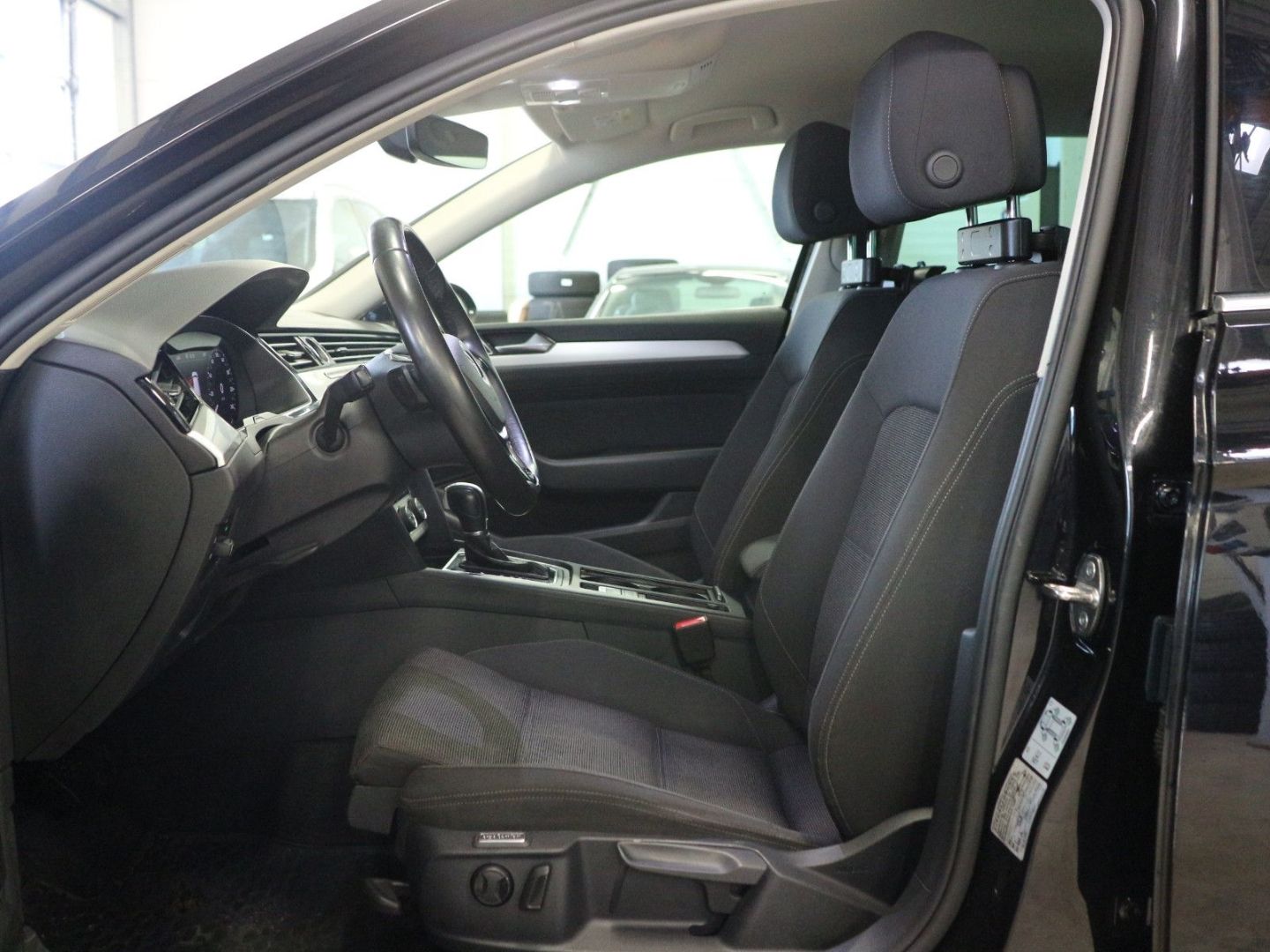 Fahrzeugabbildung Volkswagen Passat Comfortline DSG ACC DAB AID Kamera SHZ