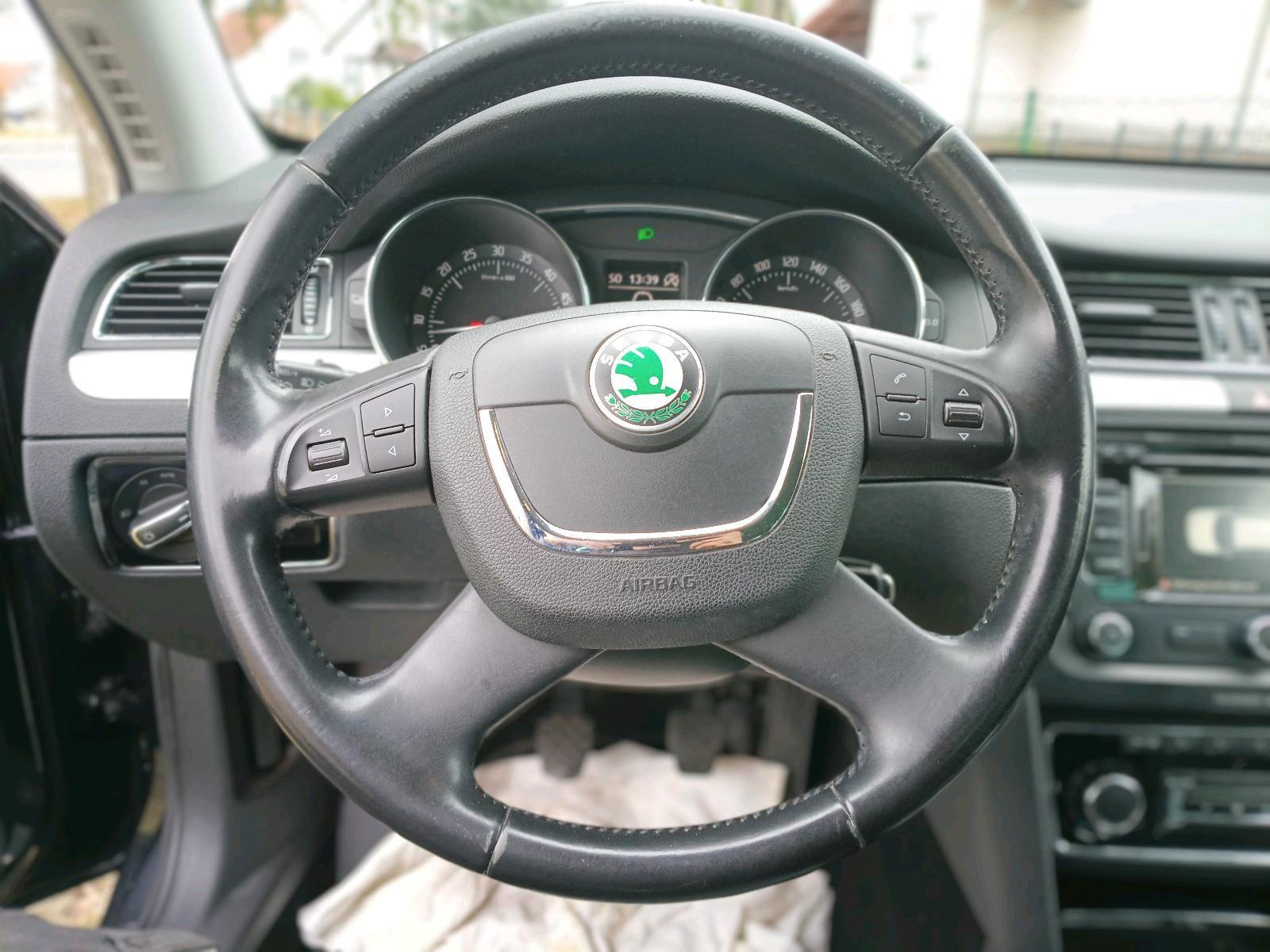 Skoda Superb 2012 — photo 9