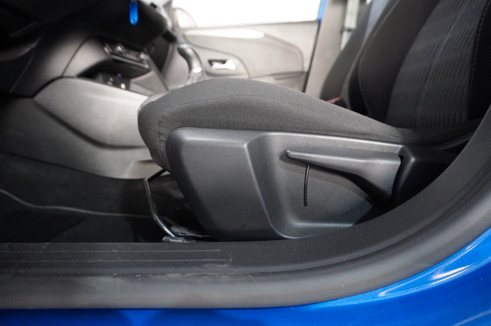 Fahrzeugabbildung Opel Corsa F 1.2 EDITION NAVI/KAMERA/TEMP./PDC/DAB+