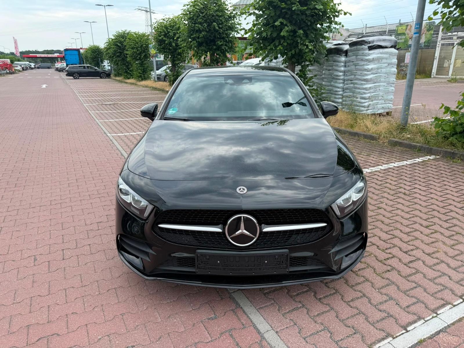 Mercedes-Benz A 250e AMG-Line Hybrid Automat Navi LED