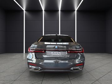 BMW 745 - 7