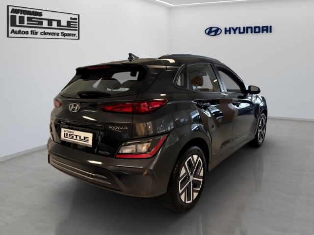 Fahrzeugabbildung Hyundai KONA Elektro (100kW) SELECT-Paket inkl. 11kW OBC
