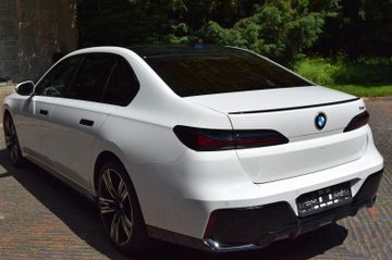 BMW 740 - 7