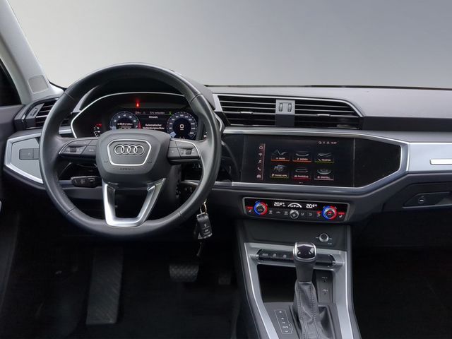 Q3 35 1.5 TFSI advanced S-tronic ACC STANDHZ LED