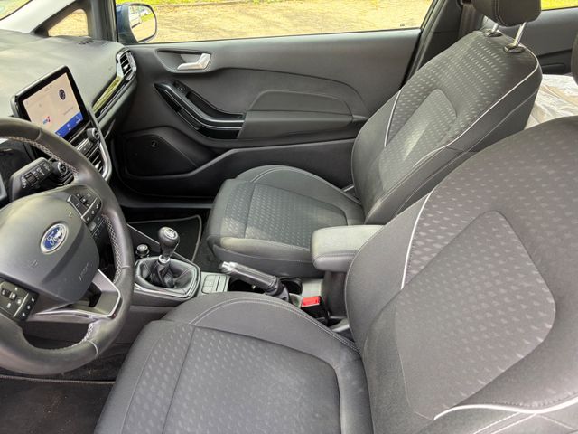 Fahrzeugabbildung Ford Fiesta+1.Hand+CarPlay+LED+LM+PDC+BT+SHZ