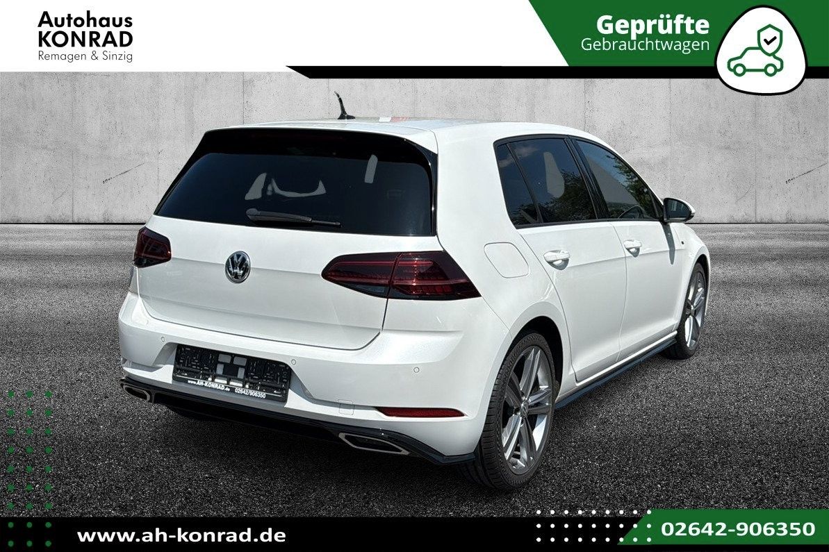 Fahrzeugabbildung Volkswagen Golf VII 1.5 TSI R-LINE *NAVI*PANO*KAMERA