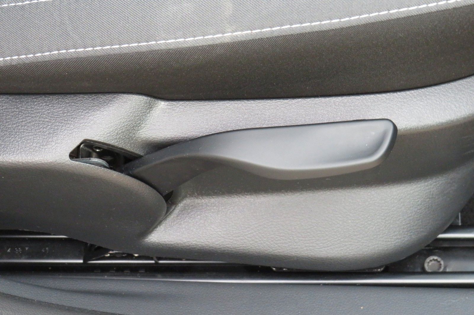 Fahrzeugabbildung SKODA Fabia Combi Ambition KLIMA SITZH. GRA PDC APP-C.