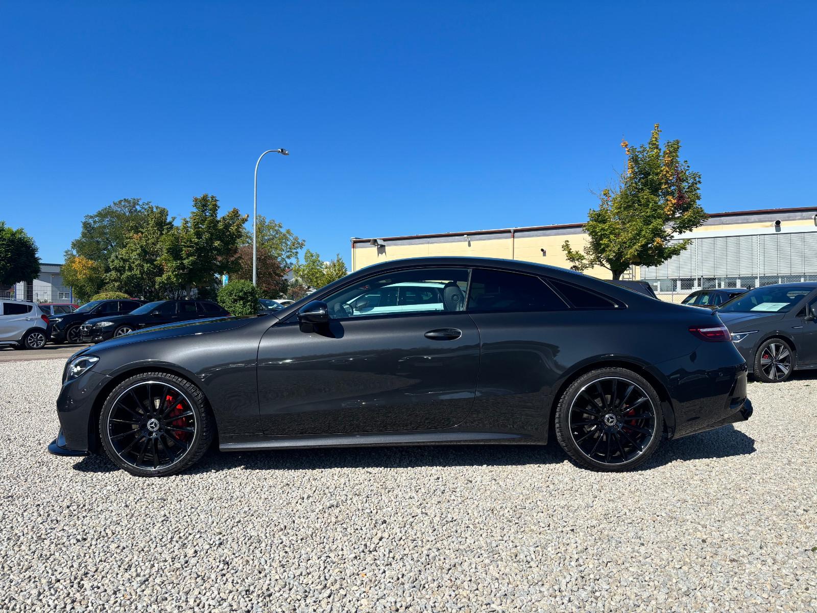 Mercedes-Benz E220d Coupé AMG Night Edition +BURMESTER+PANO+