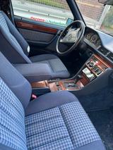 Mercedes-Benz W124 T E280 Mercedes - Mercedes-Benz E 280 aus 1993
