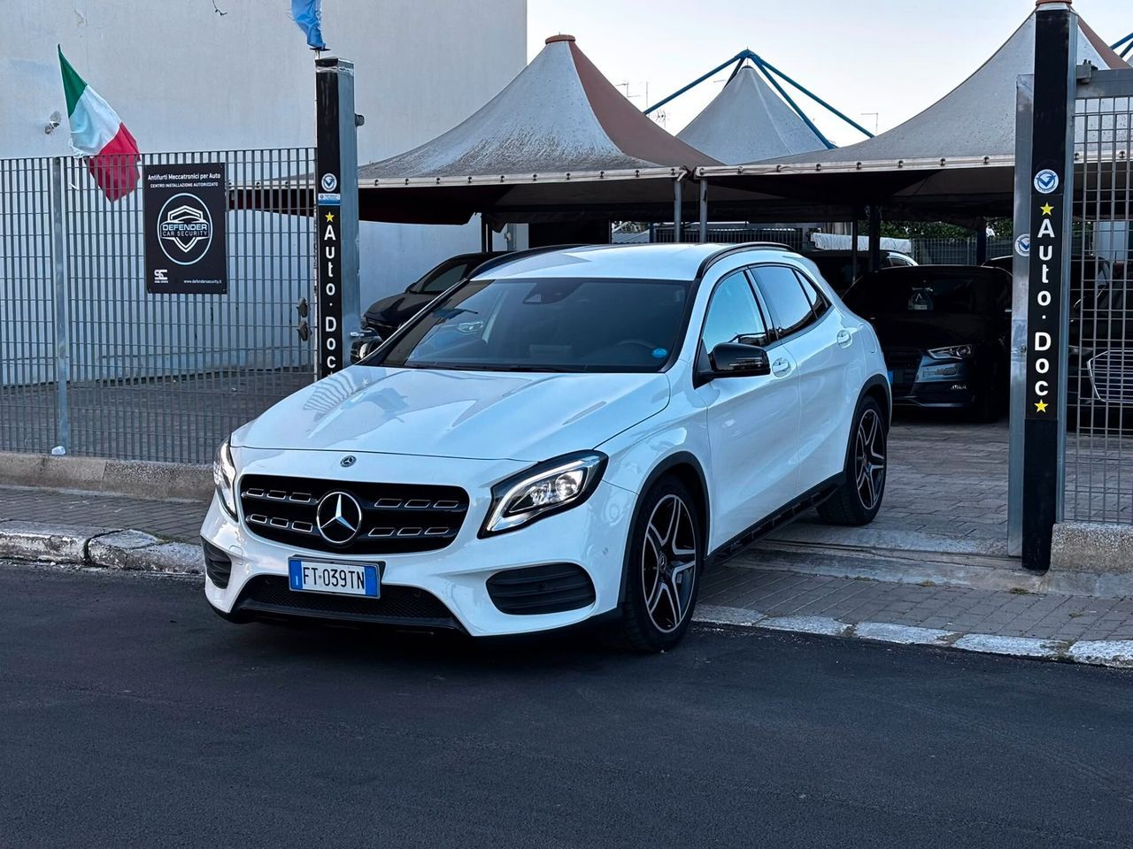 MERCEDES-BENZ Mercedes Gla 200d Premium Night ed-2019