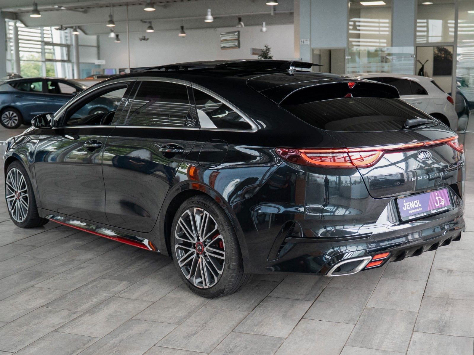 Fahrzeugabbildung Kia ProCeed GT AUTOM./PANO/SITZHZG./LENKRAD HZG./DAB