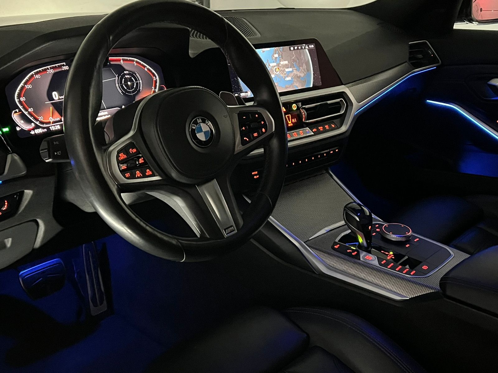 Fahrzeugabbildung BMW 330 i M Sport/LASER/eGSD/HuD/VRTL COCKPIT/DE FZG