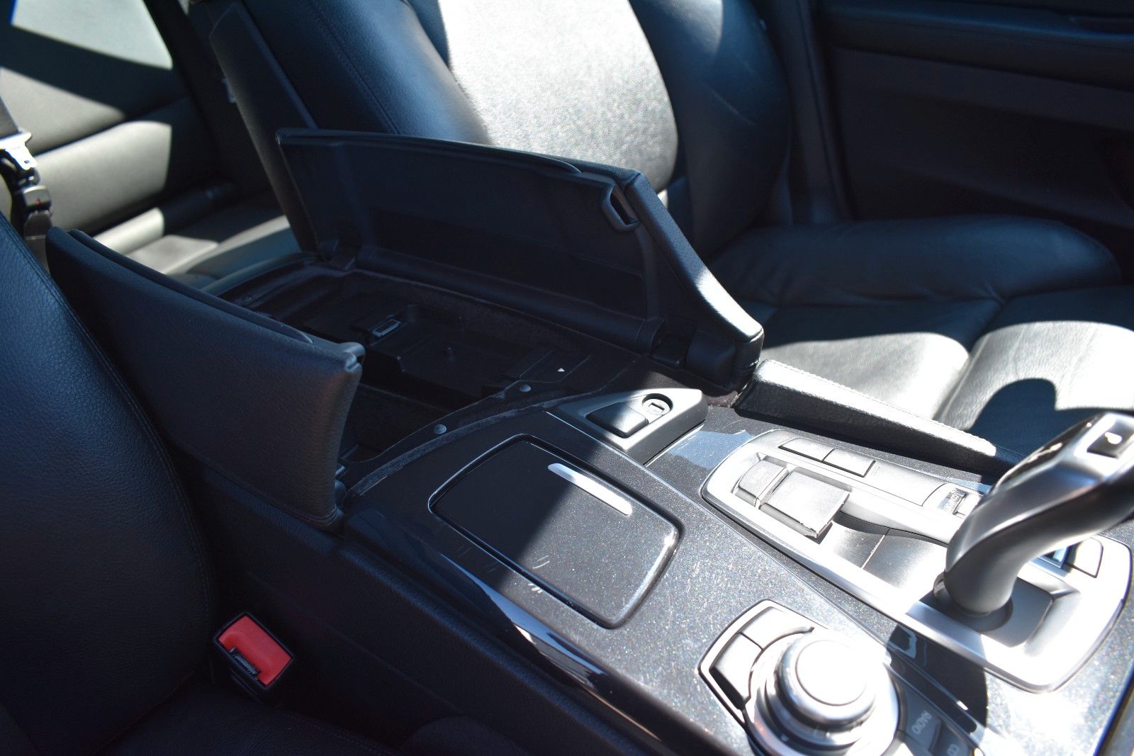 Fahrzeugabbildung BMW 530d Limousine xDrive AHK/Memory/ACC/SLI/Leder