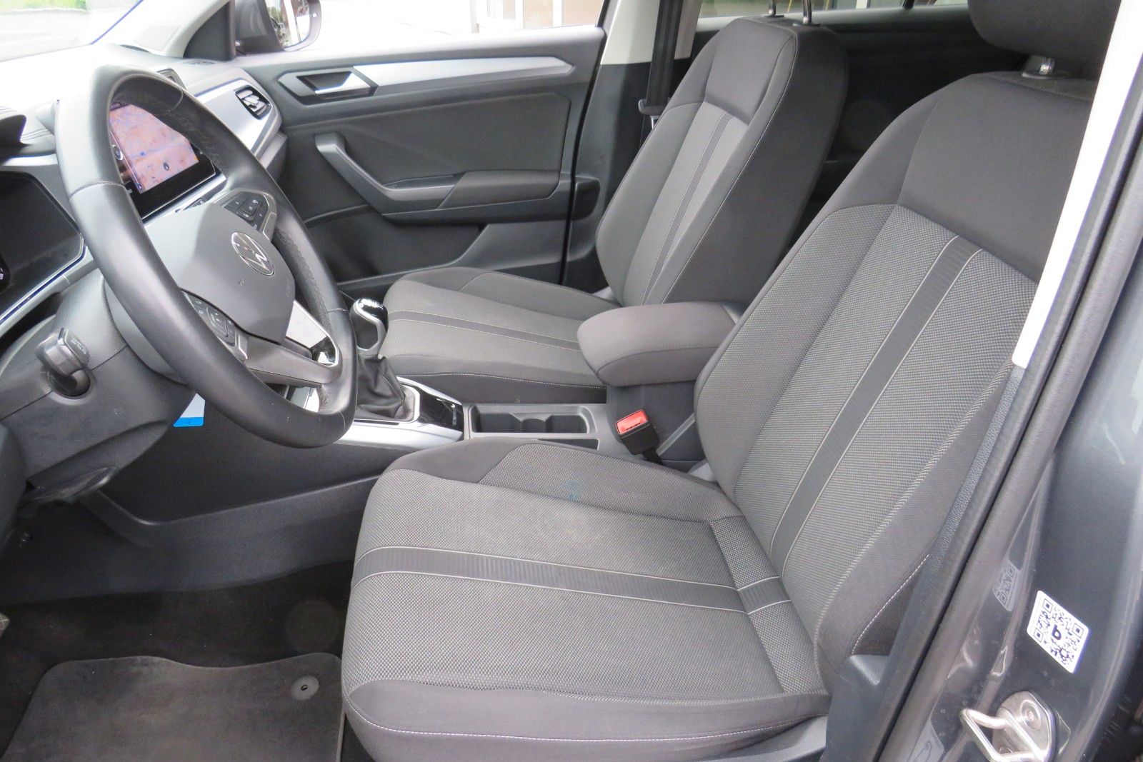 Fahrzeugabbildung Volkswagen T-Roc Life NAVI ACC SITZH. LED APP-CON. 1.H