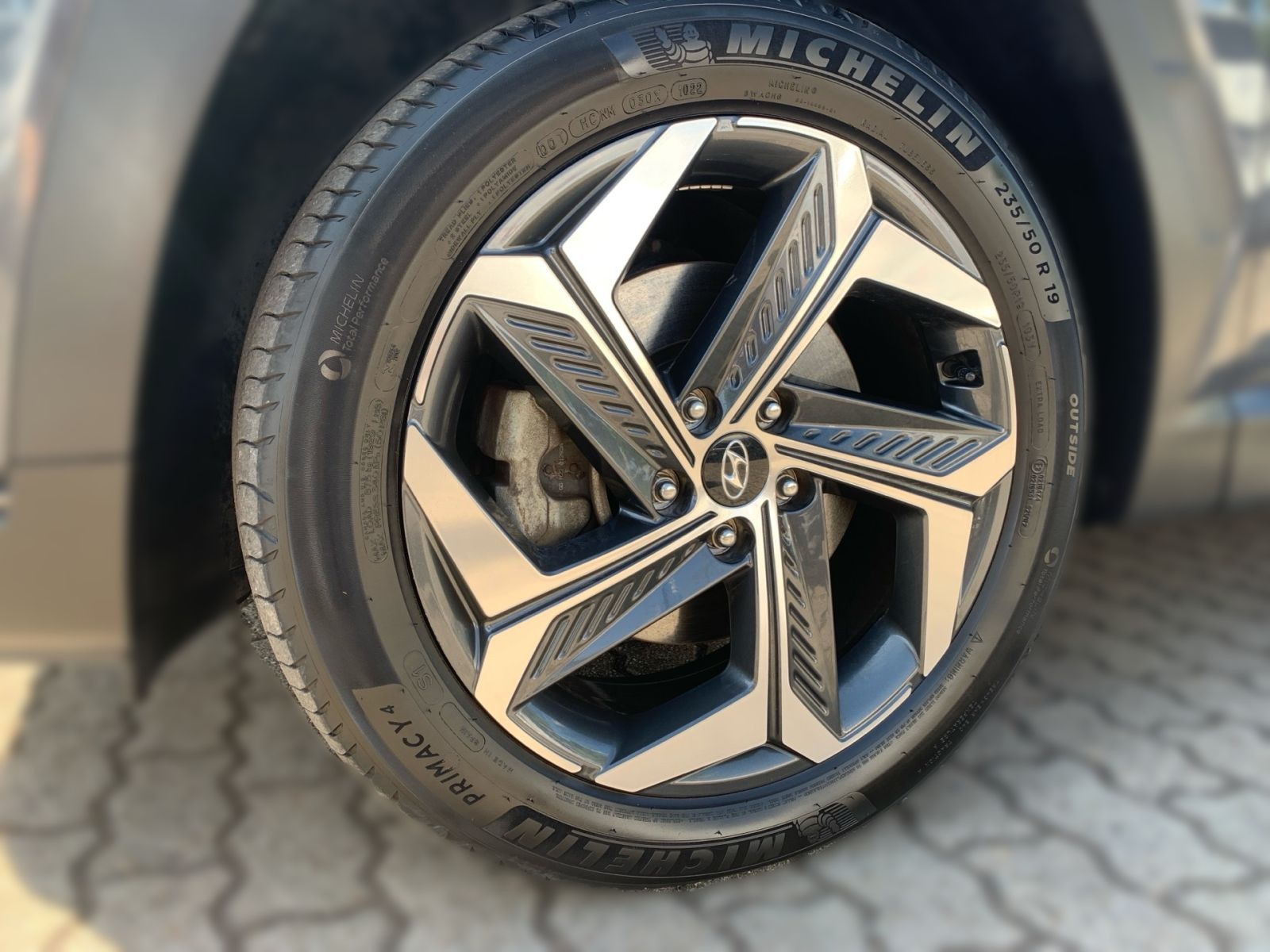 Fahrzeugabbildung Hyundai Tucson 1.6 T-GDI Trend Plug-In Hybrid 4WD 8x Ber